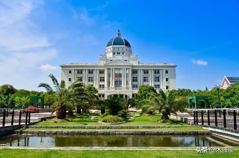 新校区先搬迁的学院,新校区搬回老校区