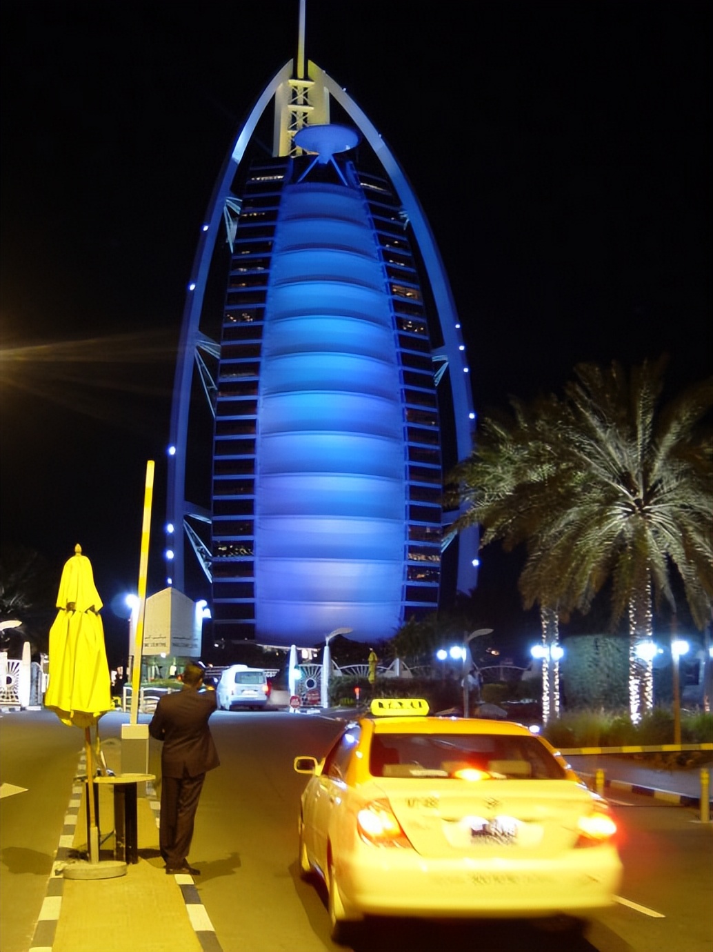 卡塔尔为什么花2000亿办世界杯,卡塔尔为什么花200亿元办世界杯