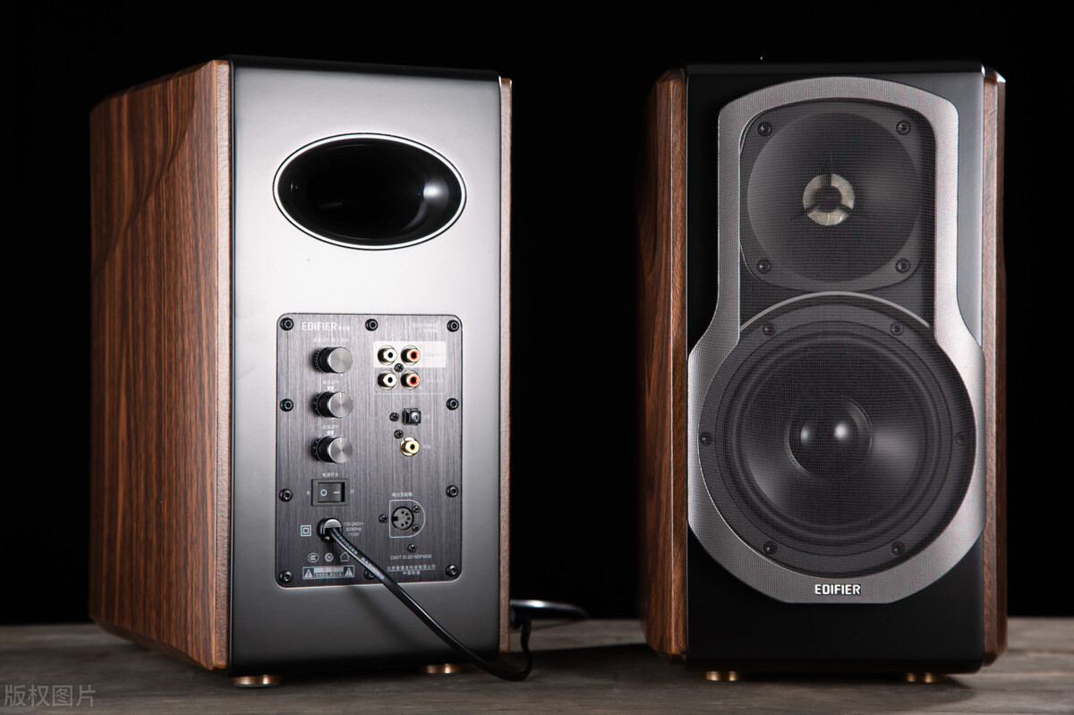 组成电脑零部件有哪些,电脑主机由几个部件组成