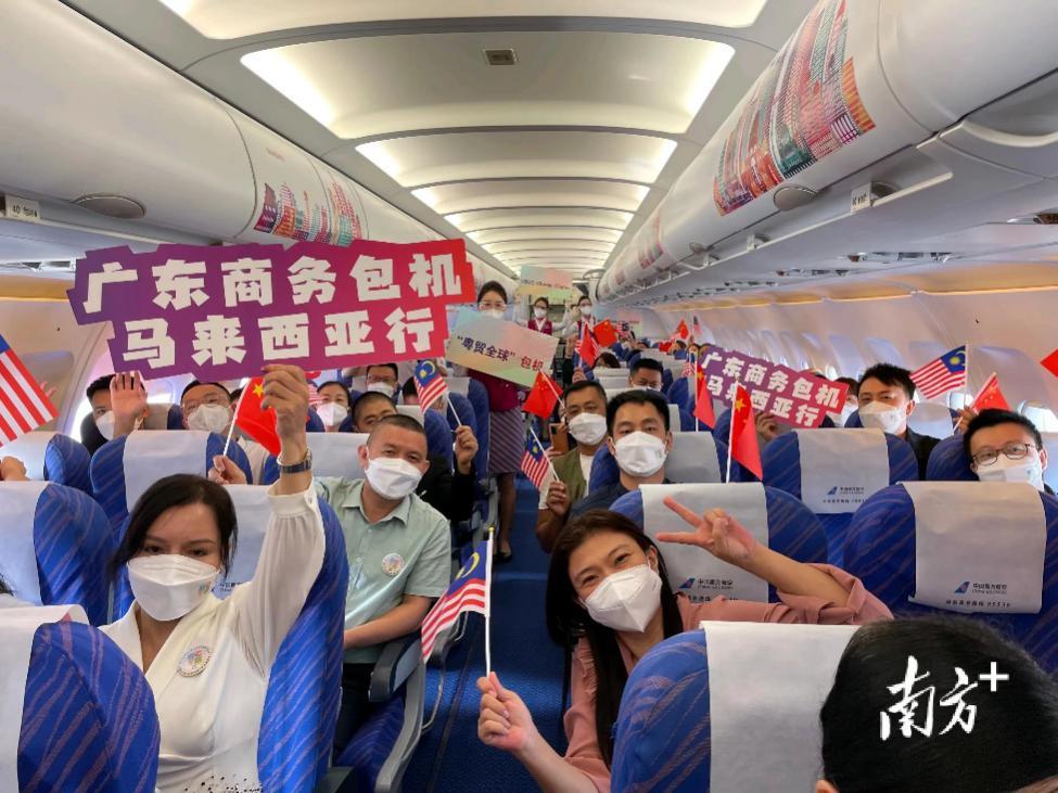 都在忙着搞钱的人搞到钱了吗,都在拼命搞钱的时代