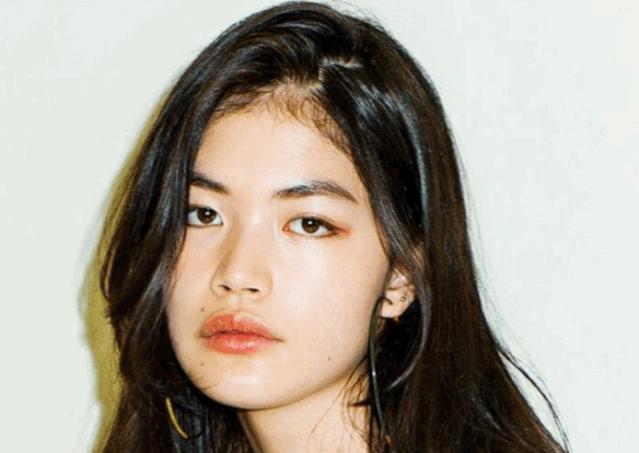 头发的长短稀疏决定衰老的速度,头发稀少又白让人一下子老了几岁