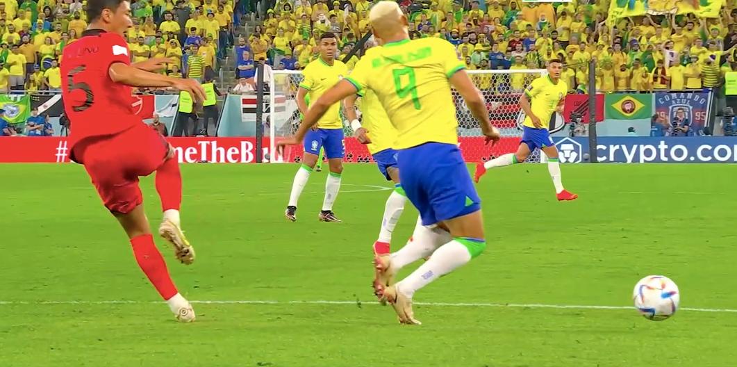 13分钟2-0！韩国被打爆内马尔维尼修斯进球巴西两度跳起桑巴舞