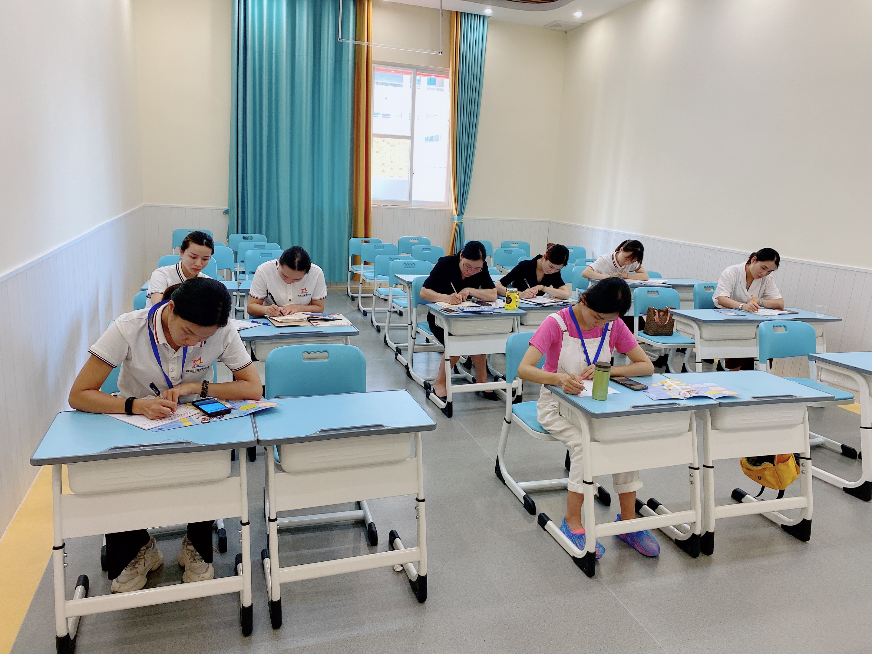 开一个婴儿洗澡店要投资多少,婴儿洗澡加盟店10大品牌有哪些