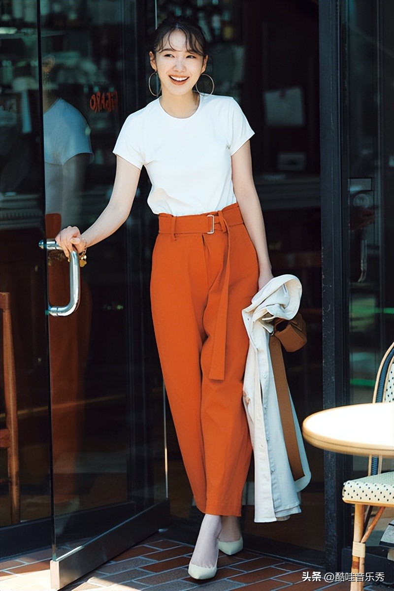 适合15-25岁女生的高颜值服装,适合35-40岁高级感服装