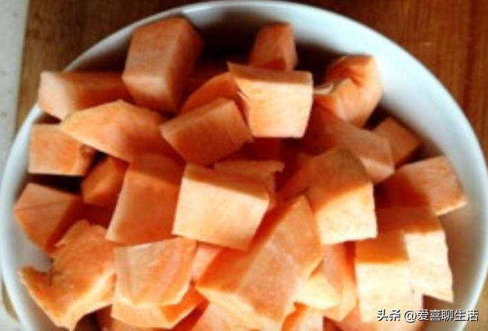 熬夜吃什么水果可以缓解眼睛干涩,专业保护眼睛干涩的神奇食物