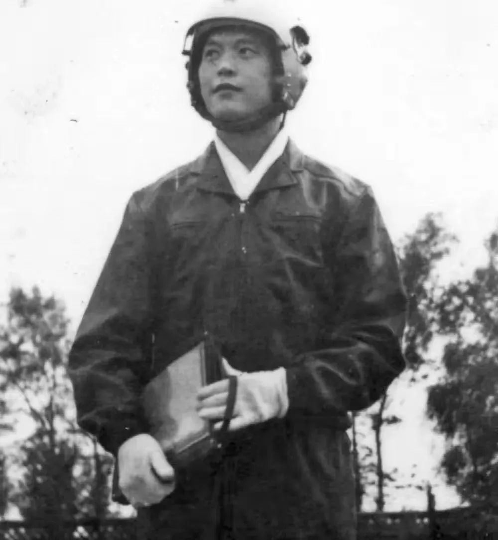 向参加抗美援朝最可爱的英烈致敬,缅怀抗美援朝先烈铭记历史视频