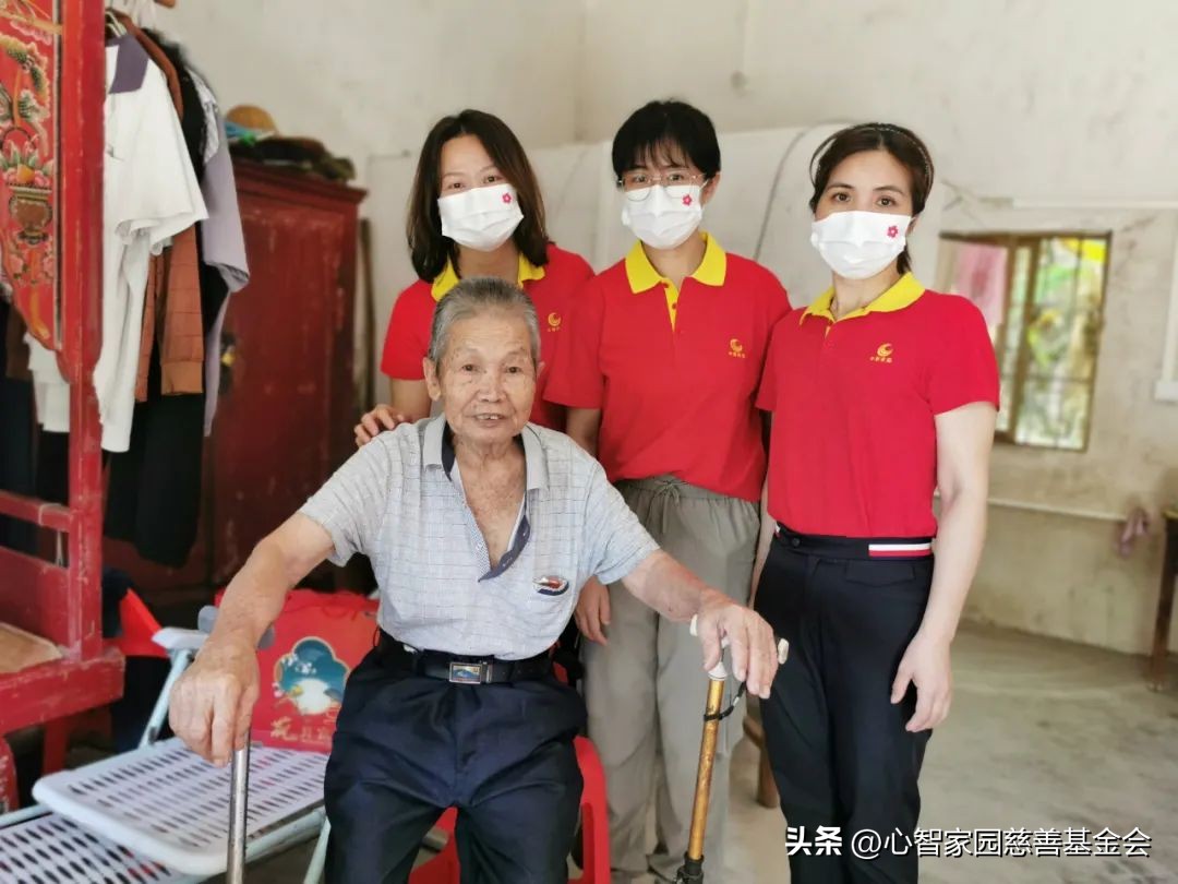 探访孤寡老人活动感受,关爱慰问七十岁以上老人活动