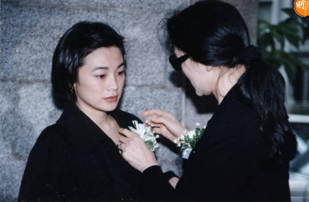 王馨平父亲及母亲,王馨平和她爸爸的视频