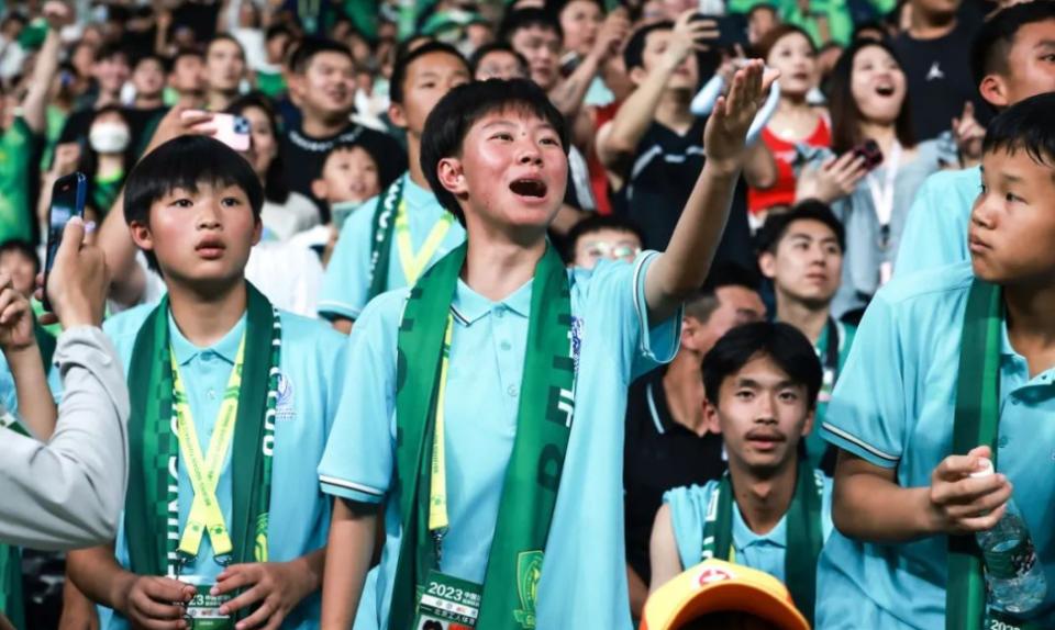 梦幻游学！贵州34位足球少年圆梦新工体点赞中赫困难期坚持公益