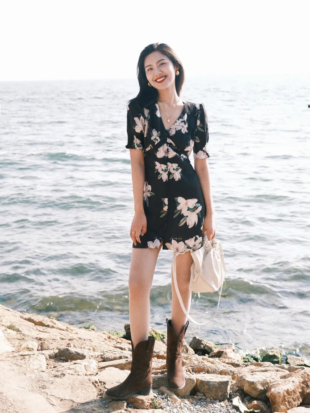 适合旅游穿的花裙子,夏天的花裙子美丽又治愈