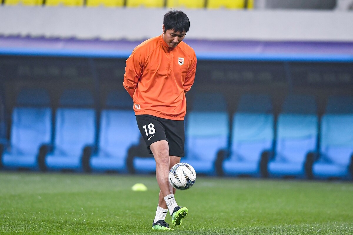 他原本有实力进国家队,却为了鲁能甘心打替补,如今赢得球迷认可