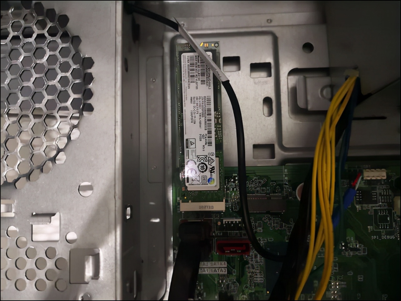 固态硬盘怎么安装到台式机上,台式机固态硬盘安装后如何装系统