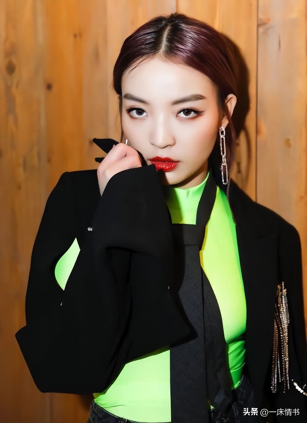 娜扎否认插足徐开骋张天爱,江铠同点赞被骂,韩红看了想打人