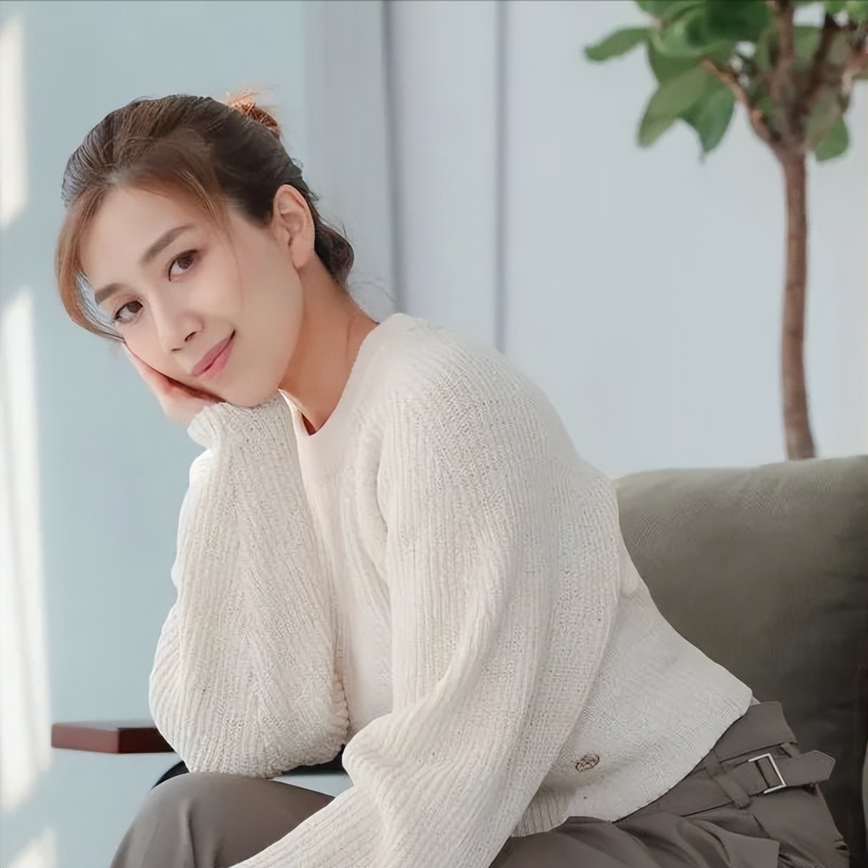 tvb花旦黄智雯婚后首现身,tvb黄智雯电视剧