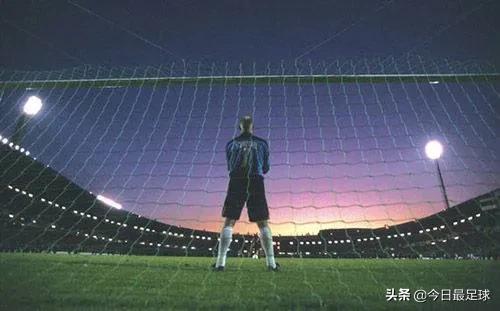 世界足坛十大传奇门将,世界足球历史十大门将排行榜