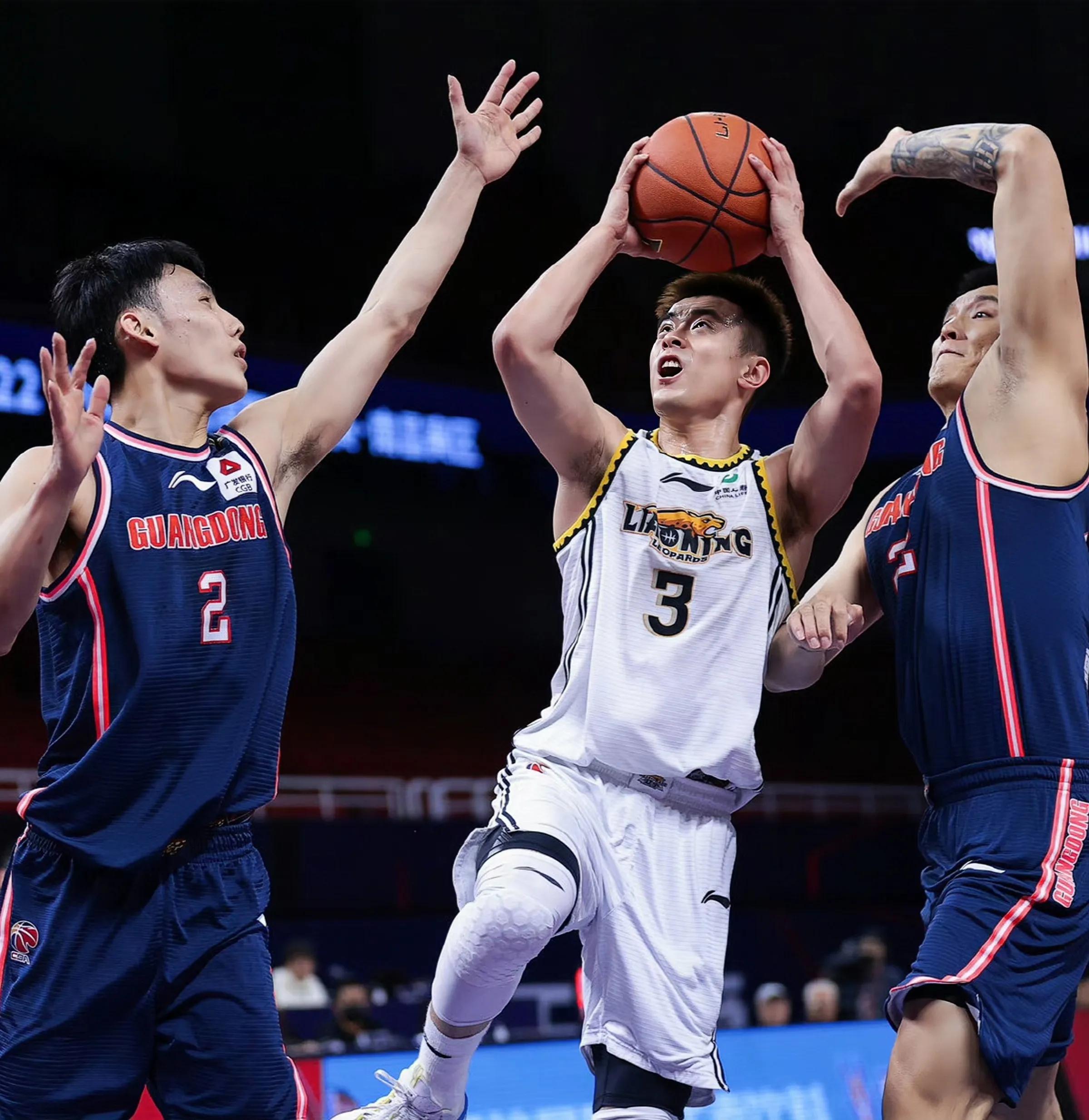 男篮五大中锋,男篮国家队18人名单各个球员身高