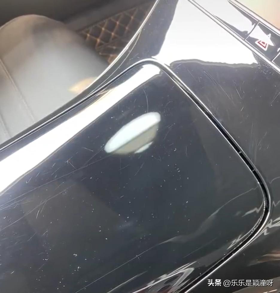 女士买奔驰车与4s店扯皮事件,奔驰4s退一赔三197.4万