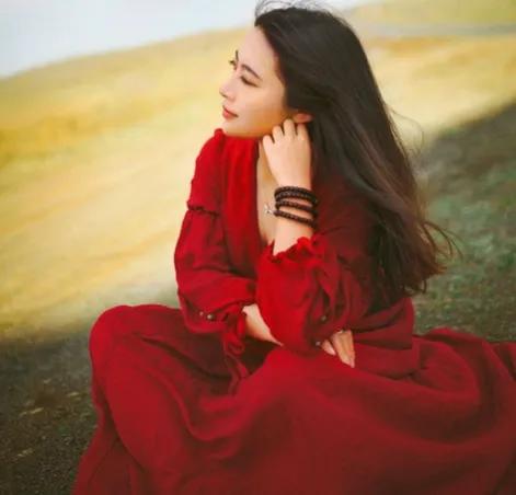 往后余生有闺蜜相伴足矣,余生的路上有两闺蜜陪着真好