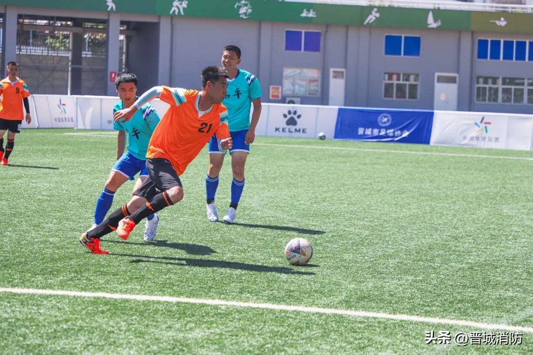 绿茵场上展风采,绿茵场上