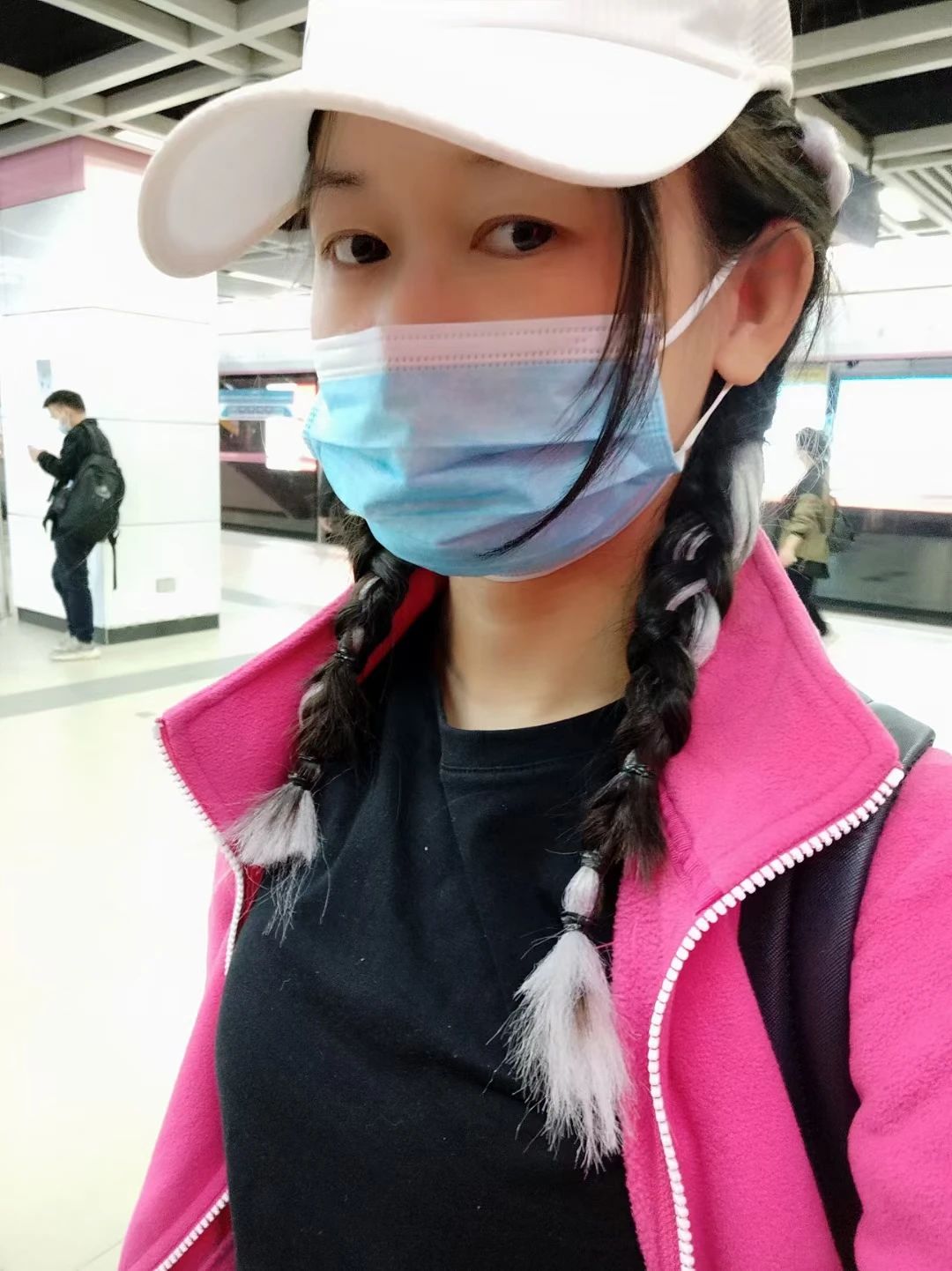 我是旅居三亚的姑娘，最终仓惶逃回深圳了