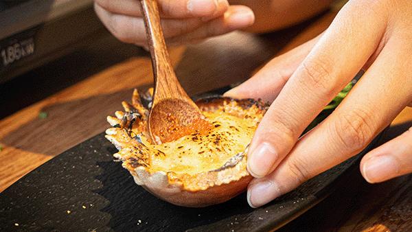 魔都首家烤鸵鸟蛋专门店，日料界新晋流量密码