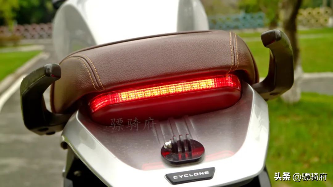 排量即是王道的下一句是什么,排量大真的可以为所欲为