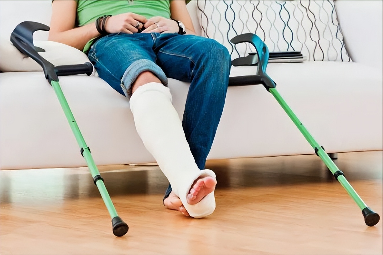 骨折以后要注意什么饮食呢,骨折后饮食应注意哪些呢