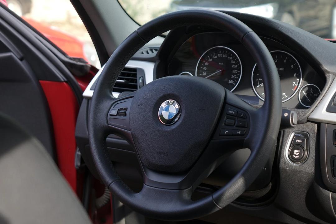 06年宝马320i二手的值得入手吗,二手宝马320i保养需要多少钱