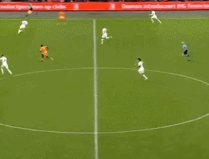 荷兰第一球战术分析,荷兰三叉戟时期的荷兰阵容