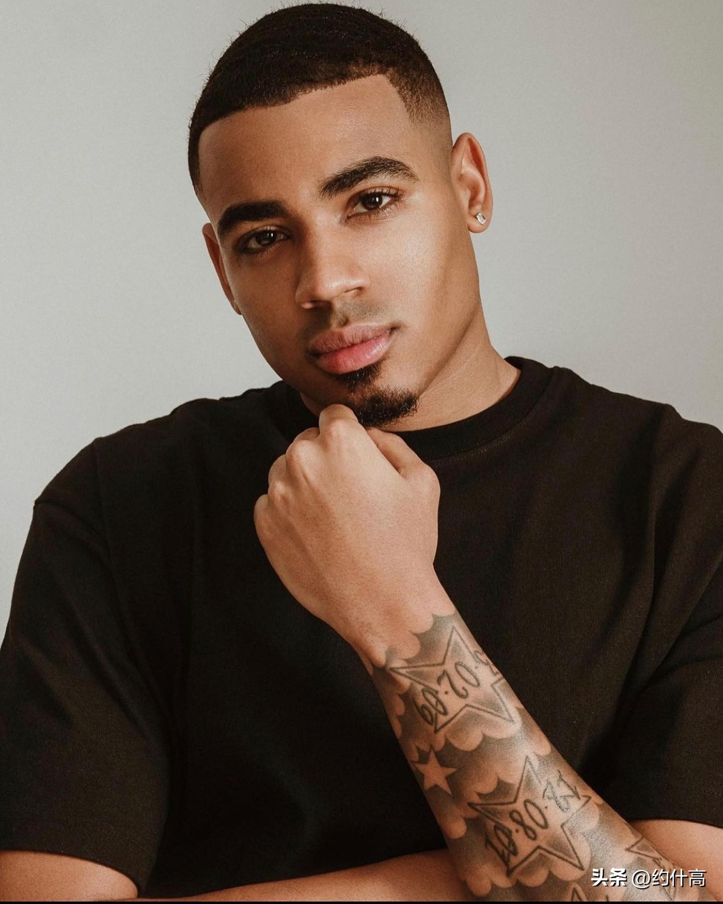 帅哥*男猛**？一言难尽——英国版《爱情岛》2023官宣阵容