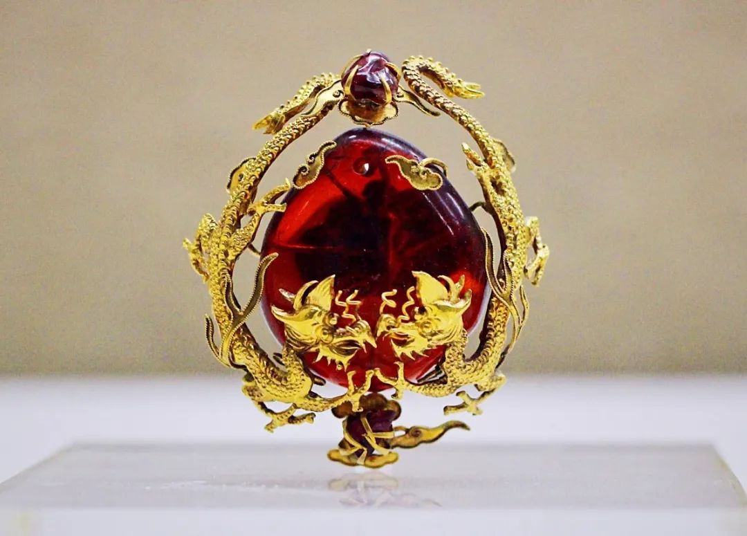 琥珀博物馆遗玉图片,博物馆战国时期玉璧