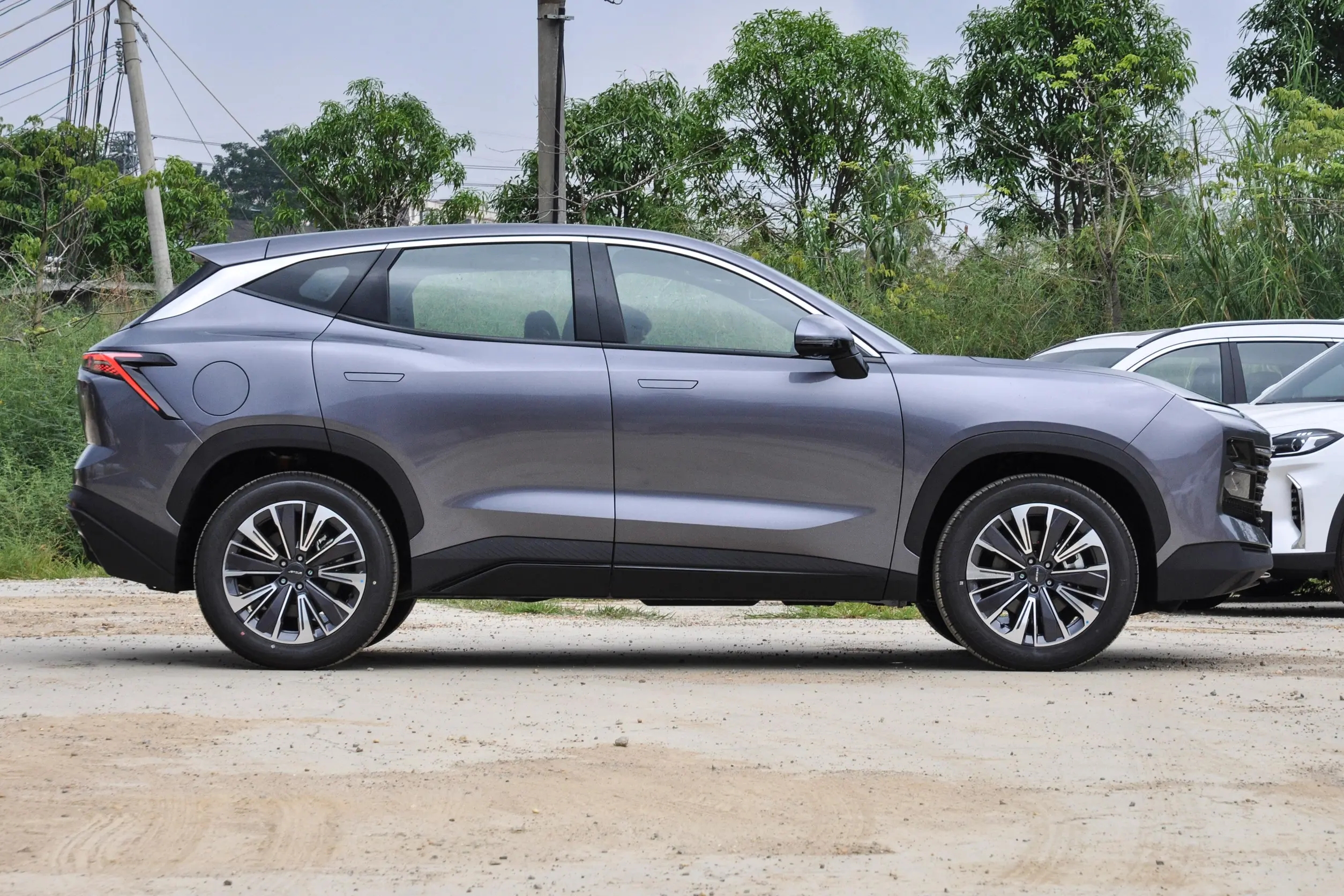 2021十大建议买的suv10到15万左右,高颜值动力强10万元家用suv就选它