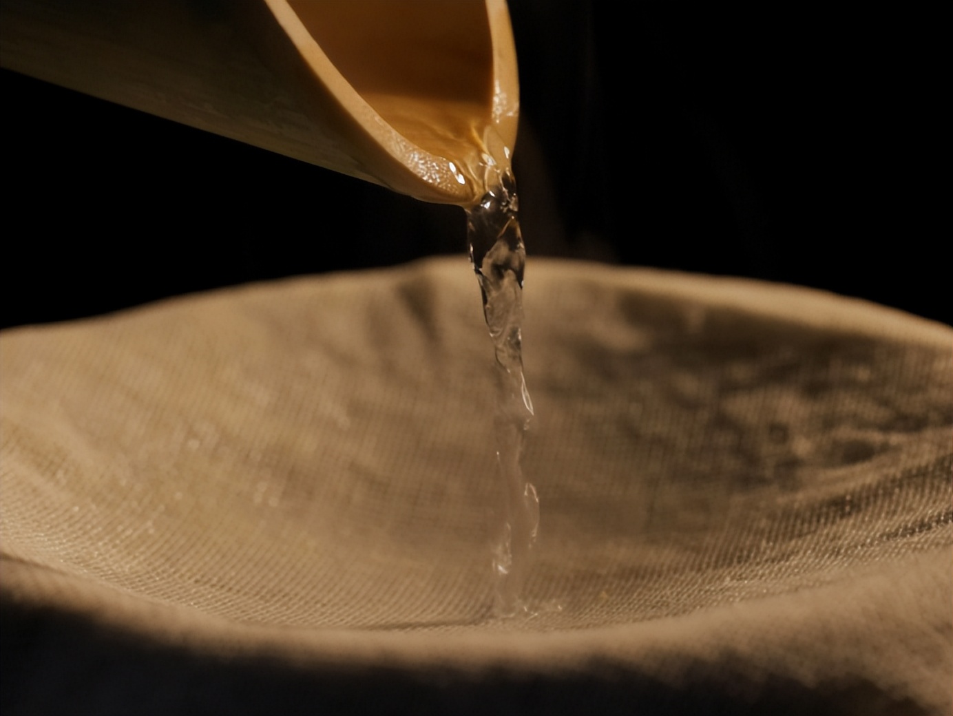 大批俄罗斯游客走进洛阳看牡丹,俄罗斯游客来中国疯狂购物