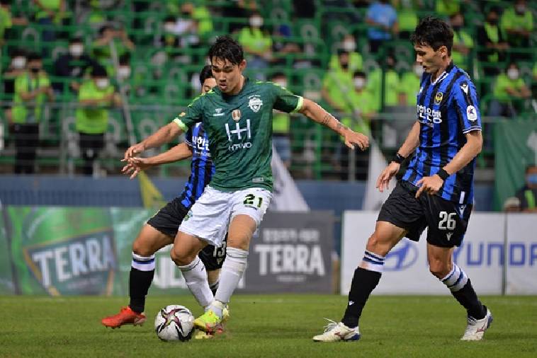 韩职22轮前瞻：蔚山现代前锋脚感火热，全北现代能加强控球吗？