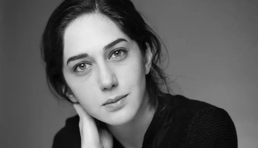 凭实力打败汤唯成为戛纳新影后，却因一段私密视频，被全国上刑