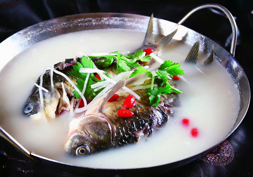 鲫鱼最爱吃的十种食物,大鲫鱼怎么做不用挑刺