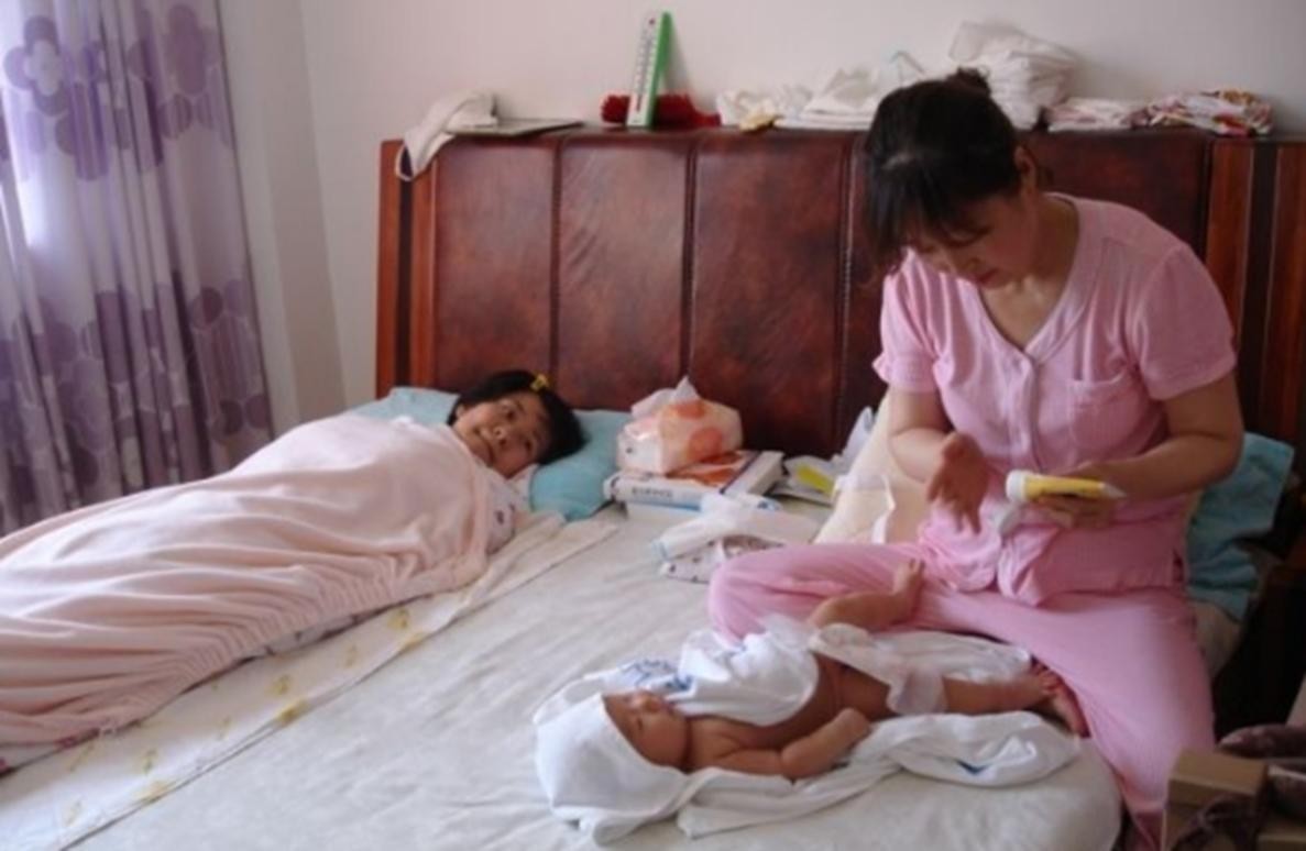 夏天坐月子不能睡席子吗,夏天坐月子不能吹风扇吗