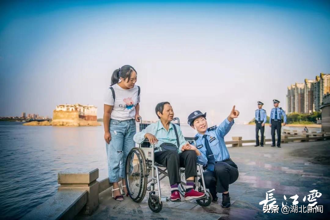 “字”说新语|省*党**代表胡敏：做社区群众的“好当家”