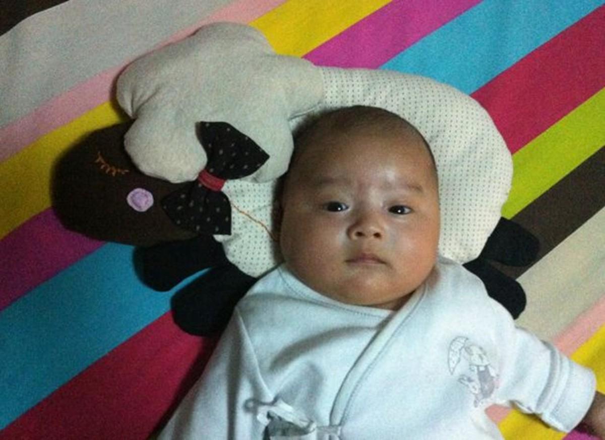 宝宝困了都不肯睡觉怎么回事,宝宝很困却不肯睡觉