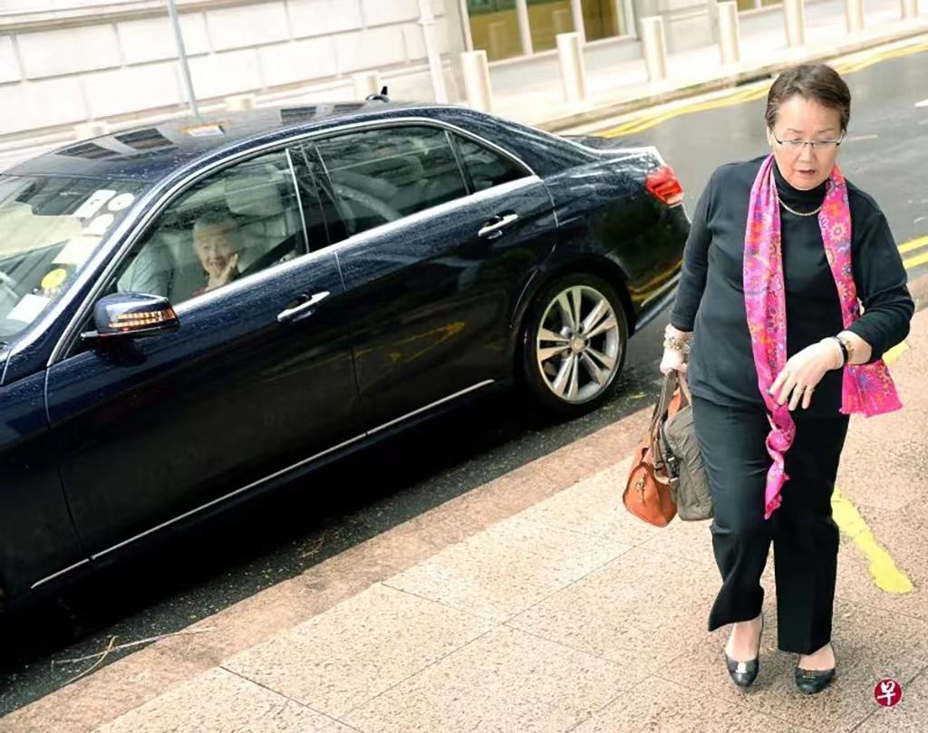 江苏南京19岁少年骗40岁富婆,男子靠吃软饭骗到富婆2亿遗产