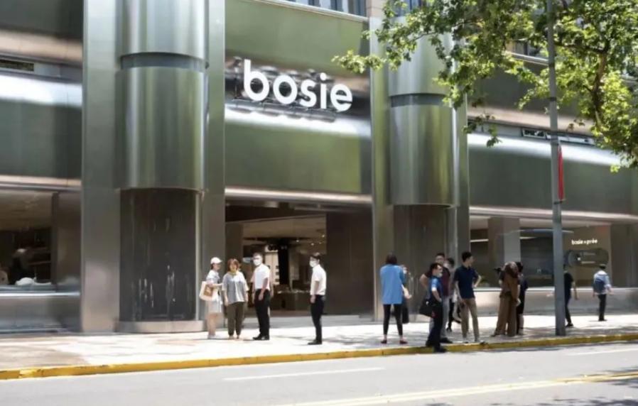 清华北大学生创业卖衣服,95后清华小伙休学卖衣服