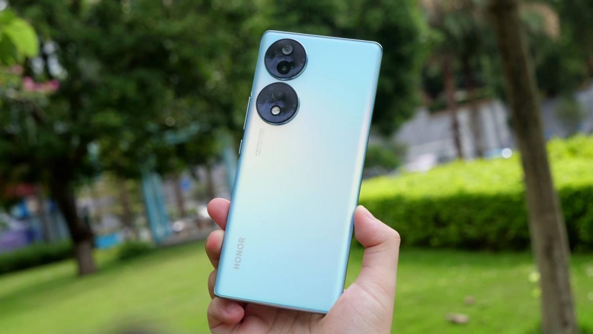 2799元荣耀手机,荣耀70系列正式发布售价2999起