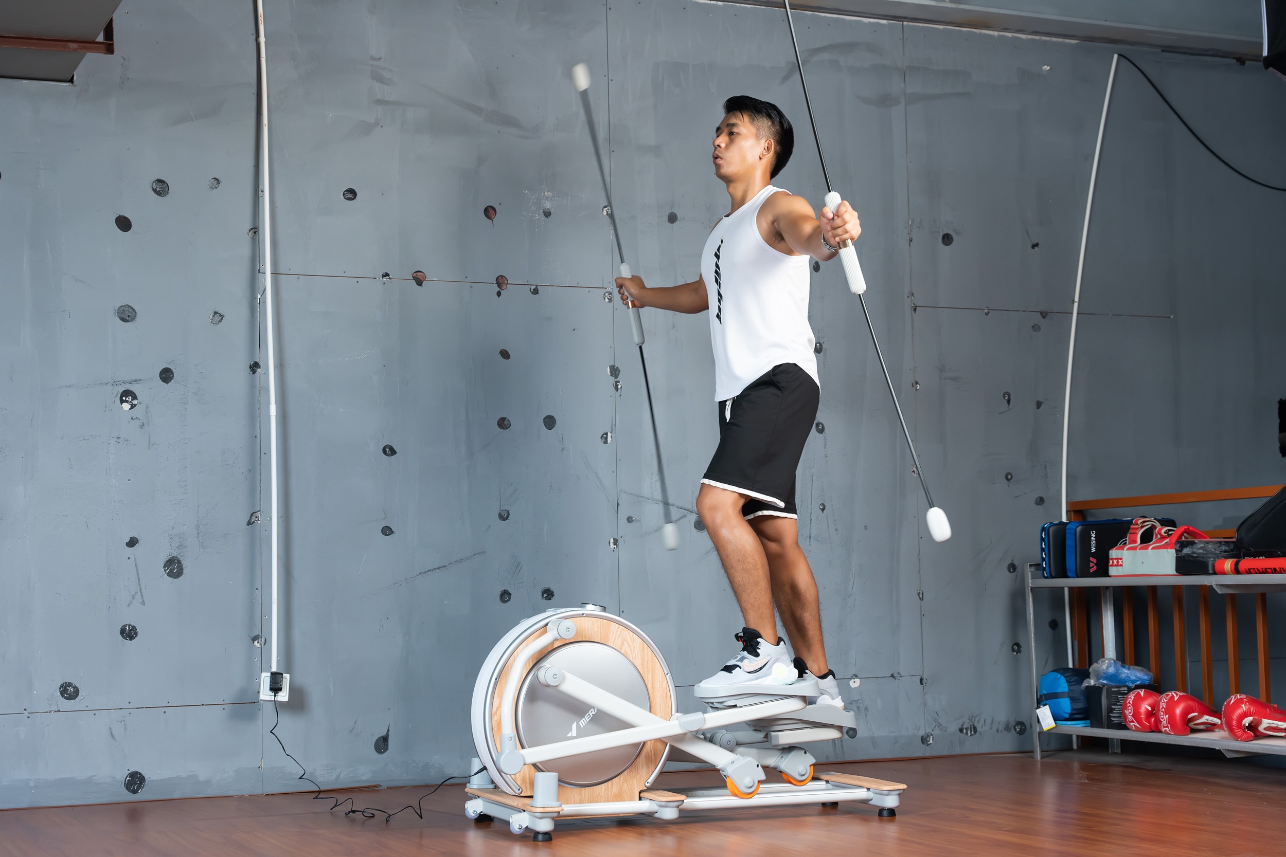 广西赵又廷告诉你：这种“前驱后翘”椭圆机，真是太刺激了