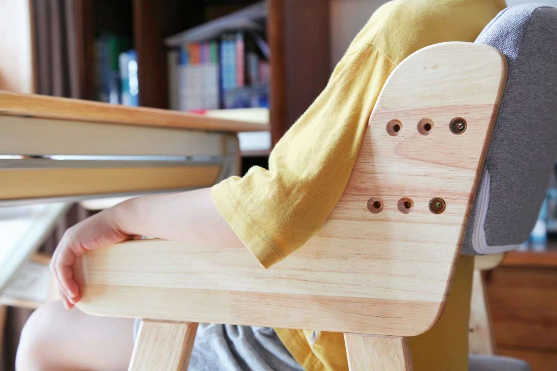 斯芬达小鹿桌配套阅读架,斯芬达小鹿桌儿童实木学习桌