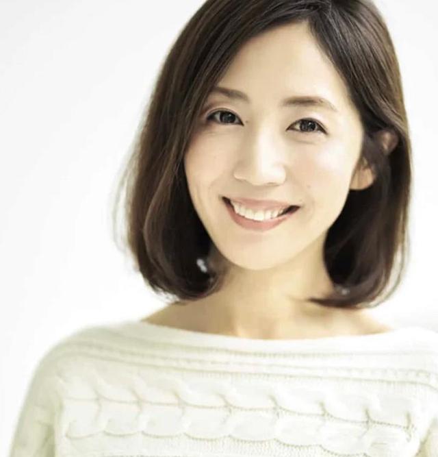 50岁后的女人，留什么短发好打理显年轻？