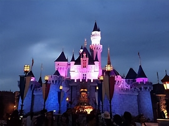 迪士尼涨价为什么这么厉害,现在的迪士尼值不值得去