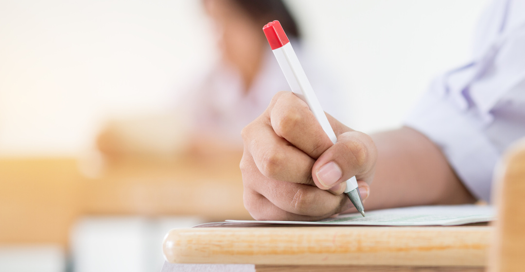 英国留学预科和语言班,英国留学本科挂科后补救