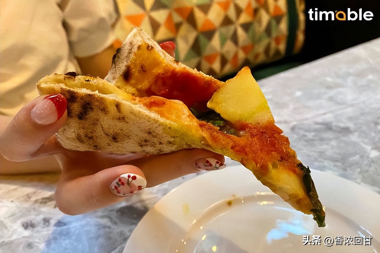 拿坡里披萨特点,正宗拿坡里披萨