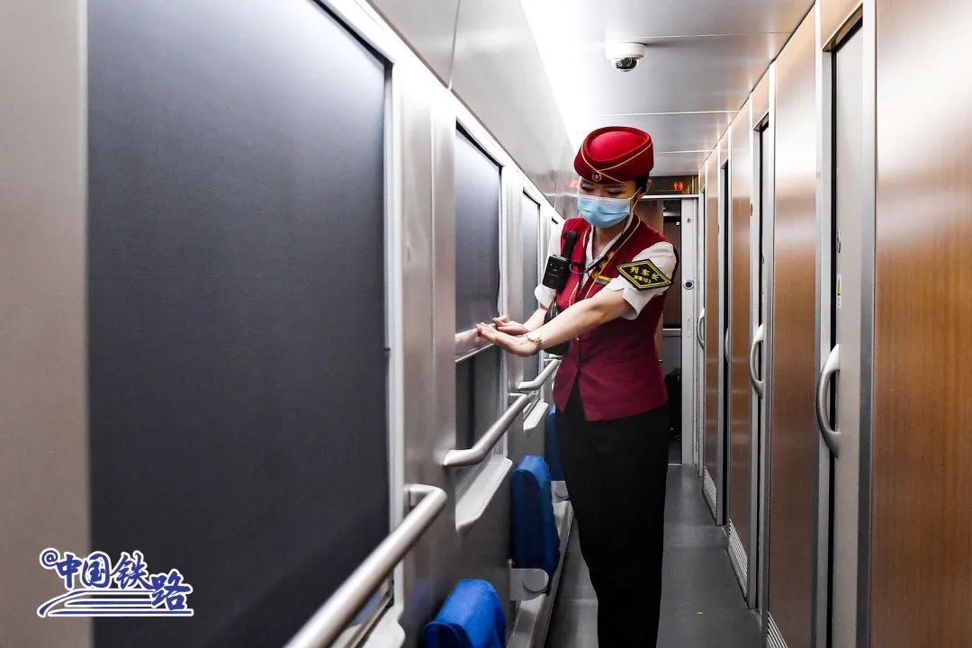 复兴号d728动卧一等卧是什么样的,复兴号二等卧啥样