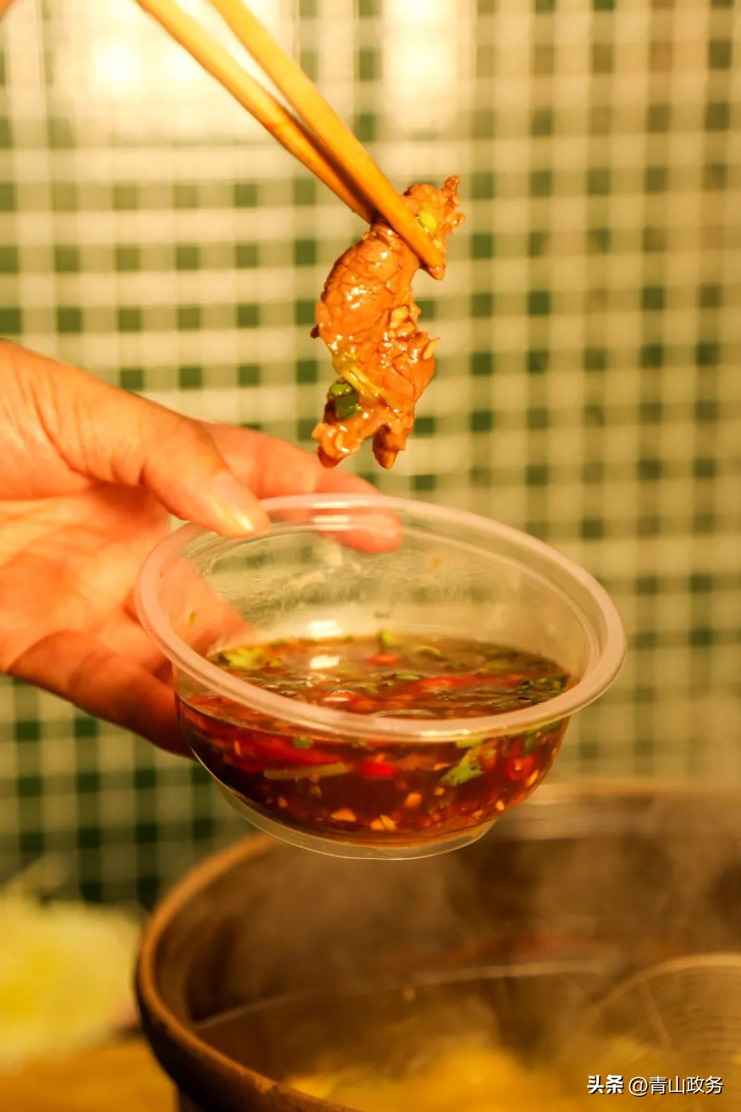 打卡恩施街｜在小马驹港式打边炉，组一个“朋克养生”局